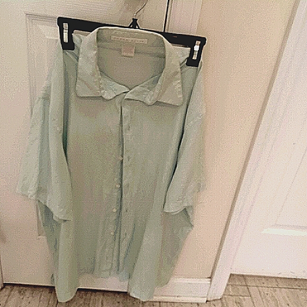 Perry ellis short Sleeve %75 Silk %25 cotton Button Down Soft cool